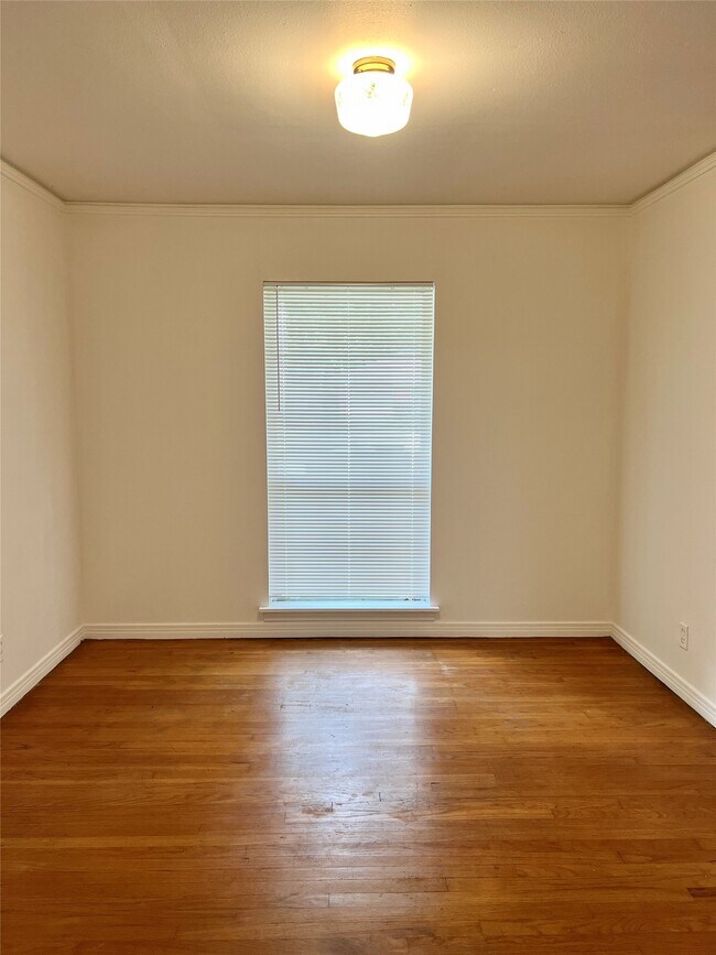 Photo - 4057 Woodfox St