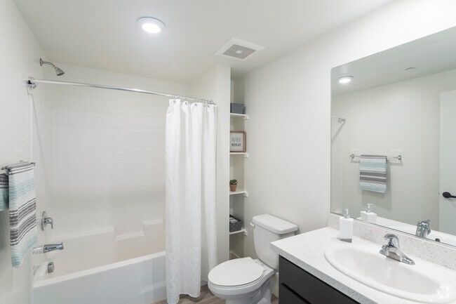 1 BR, 1 BA - 629 SF - FiftyOne Baltimore at the Crossroads