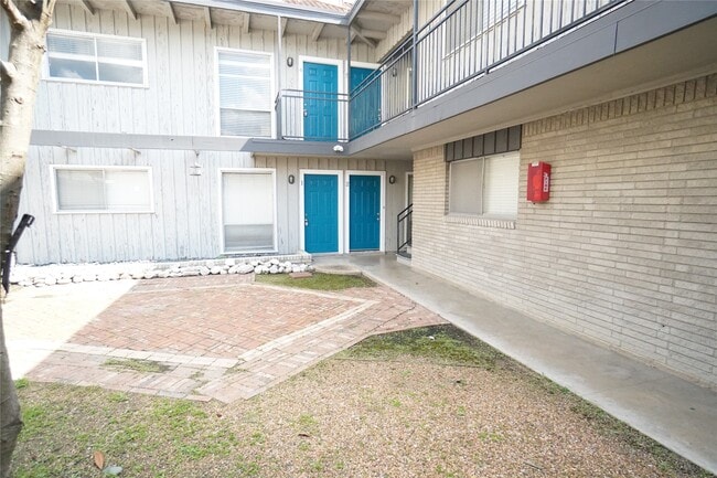 Building Photo - 2414 Mimosa Dr Unit 1 Rental