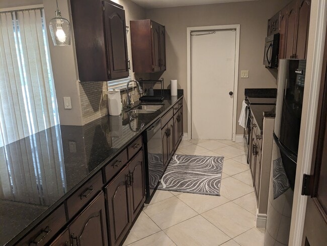 Photo - 4006 Willow Green Dr