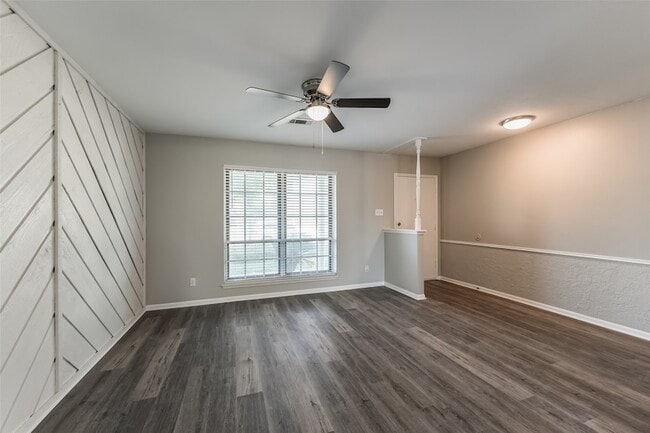 Photo - 7015 Pine Vista Ln