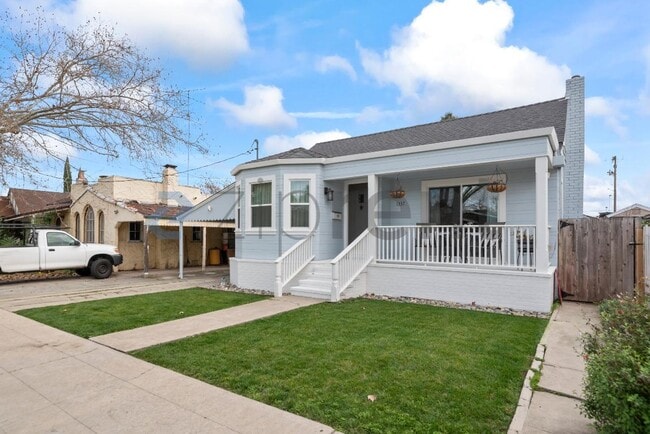 Photo - 1337 Acacia St