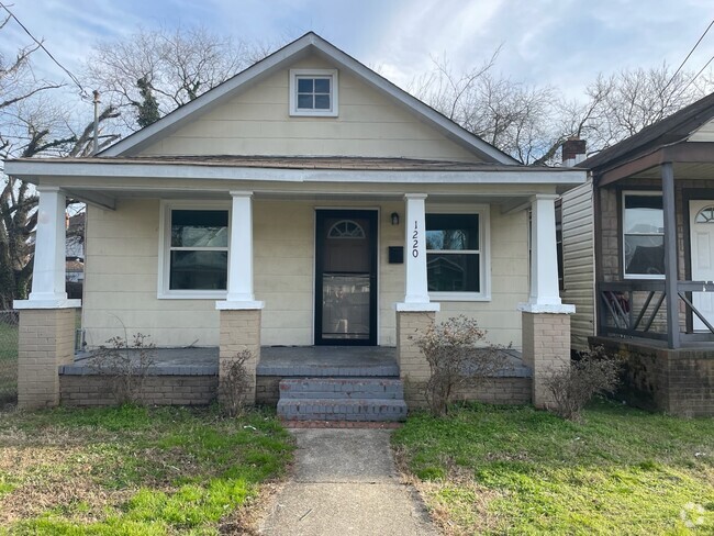 Building Photo - 1220 32nd St Rental