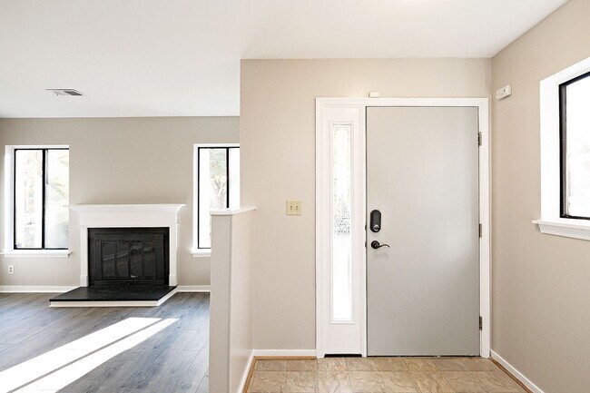 Photo - Cat-Friendly End-Unit Stonehenge Townhome