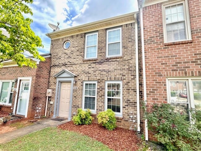 119 Crescent Cir