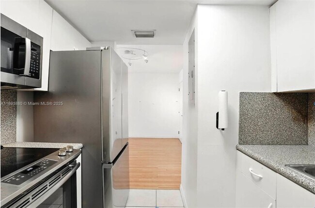 Photo - 2415 NW 16th St Rd Unidad 203-1