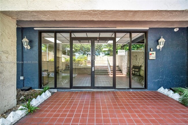 Photo - 16750 NE 10th Ave Unit 126