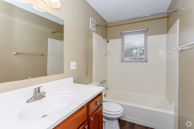2BR, 1BA - B2