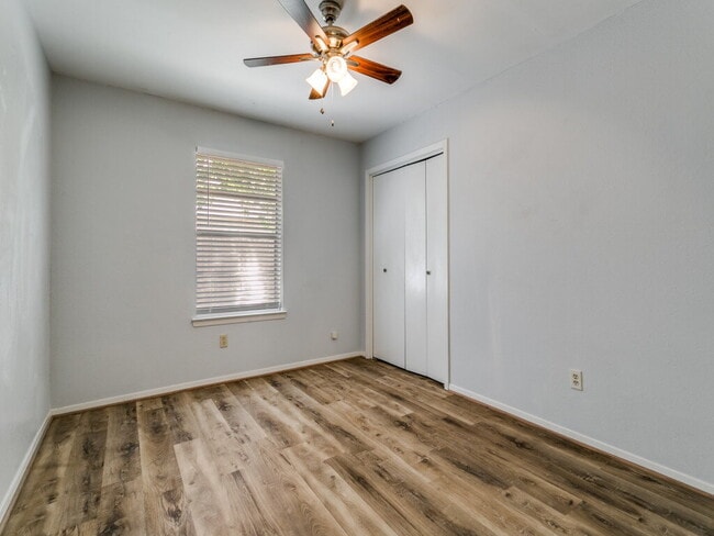 Photo - 980 Meadow Cir S