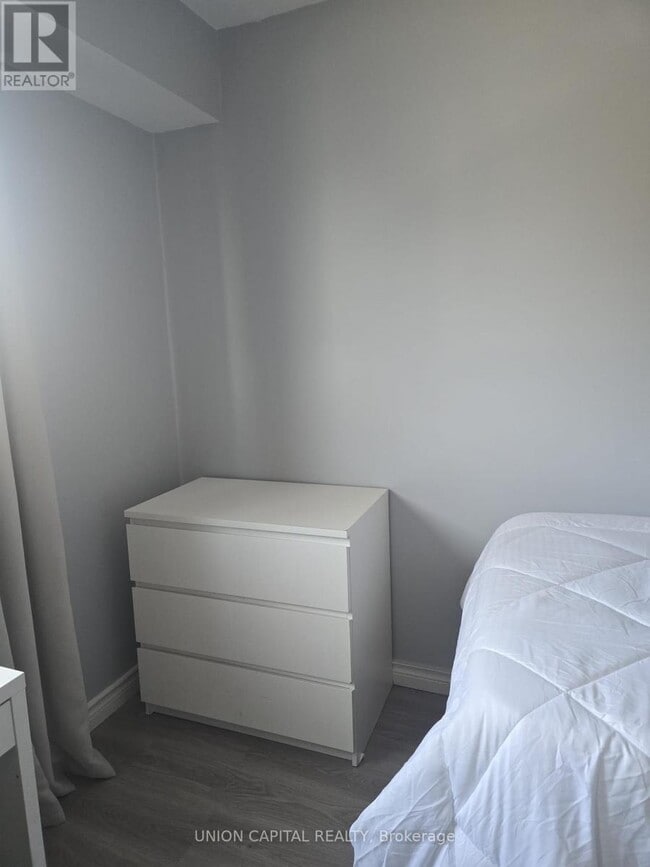 Photo - 71 Osterhout Pl