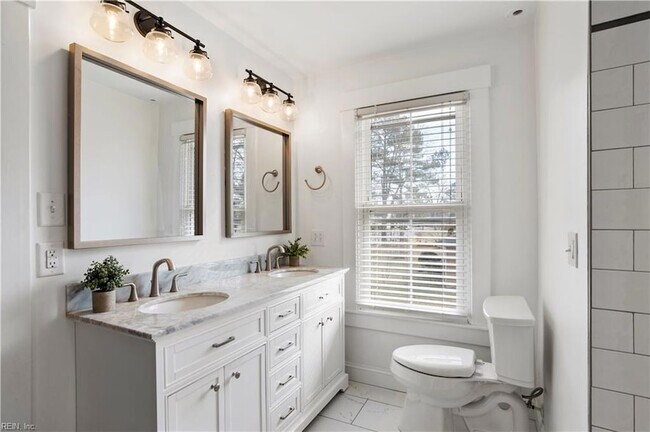 Photo - 227 James St