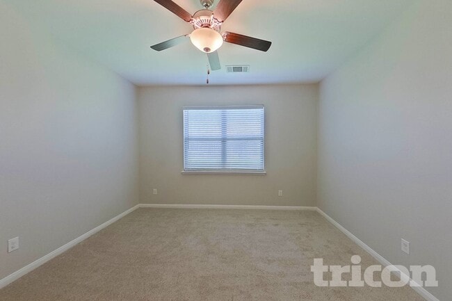 Photo - 2108 Barrow St