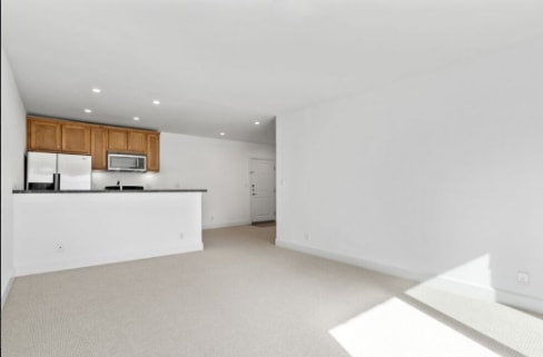 Photo - 10982 Roebling Ave Unidad 518