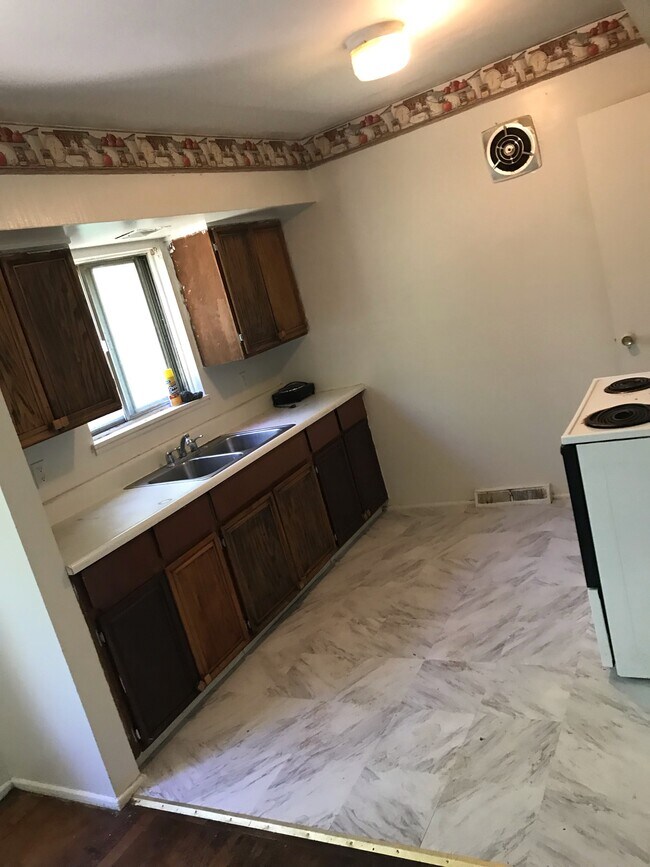 Photo - 1502 Lake Forest Dr