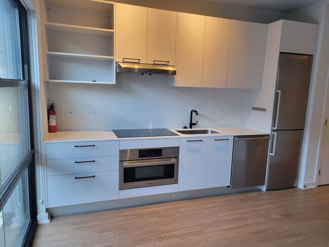 Photo - Charming Studio with an Office Space/1 BA ...