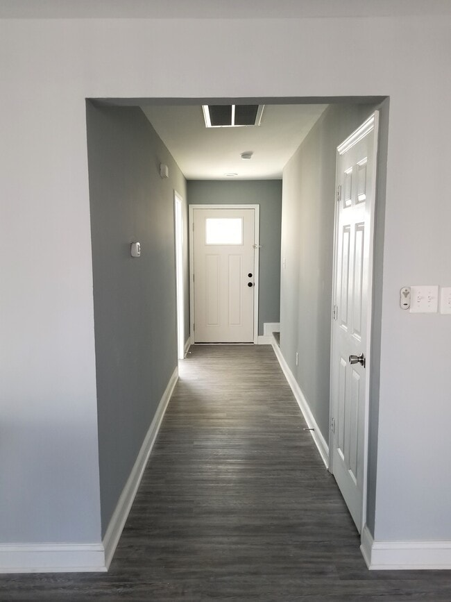 1st Floor Hallway - 2810 Herndon Village Way