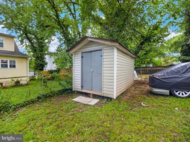 Photo - 6008 Addison Rd