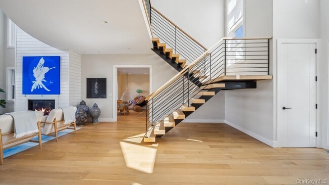 Photo - 102-192 Dune Rd