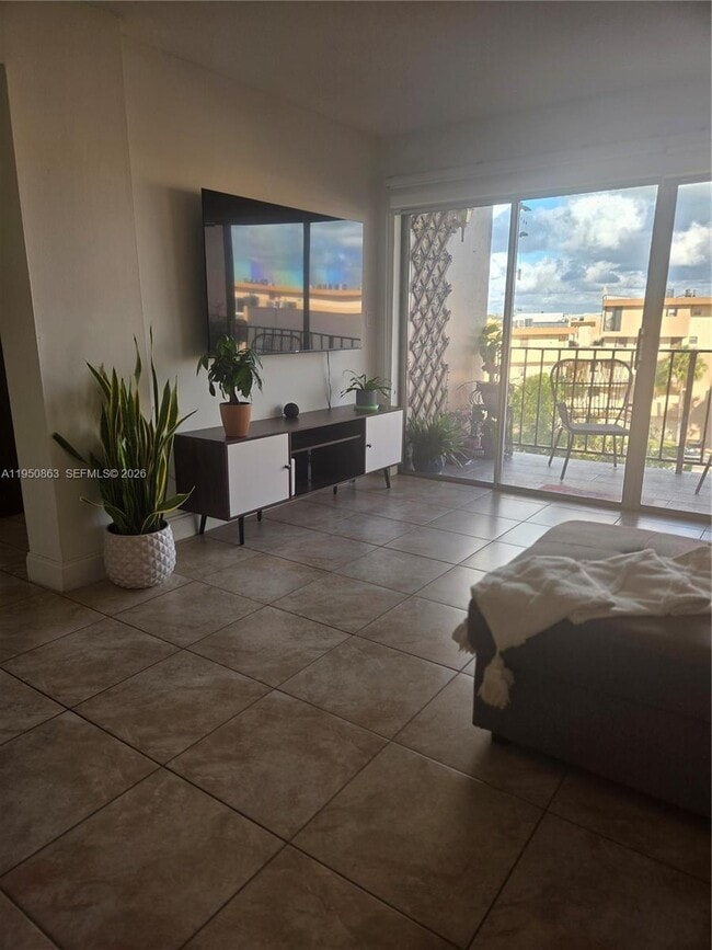 Photo - 8889 Fontainebleau Blvd Unidad 501