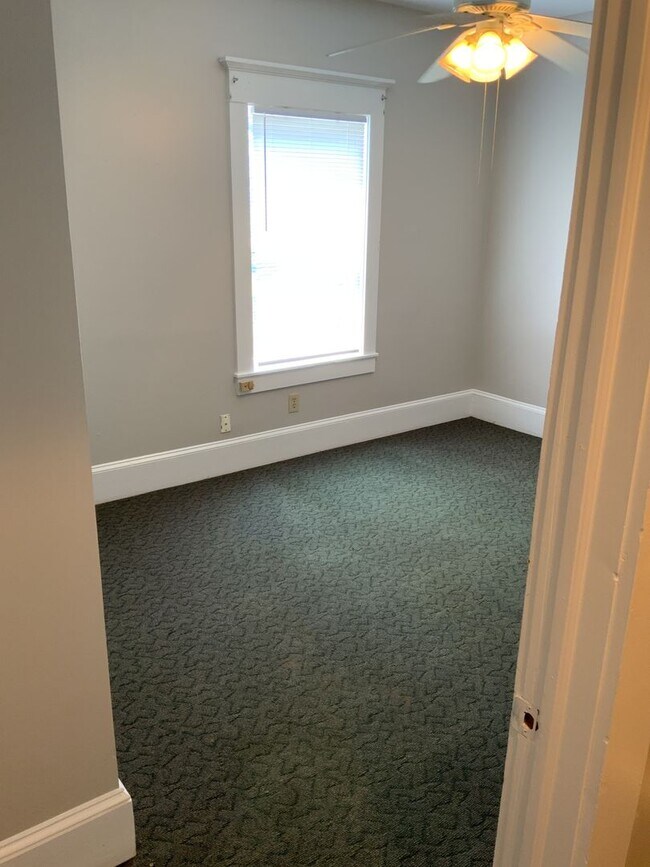 Photo - In the heart of 5 points. 5 Bedrooms. 2 baths