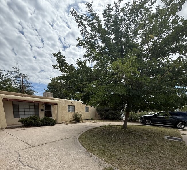 Photo - 1612 Hendola Dr NE