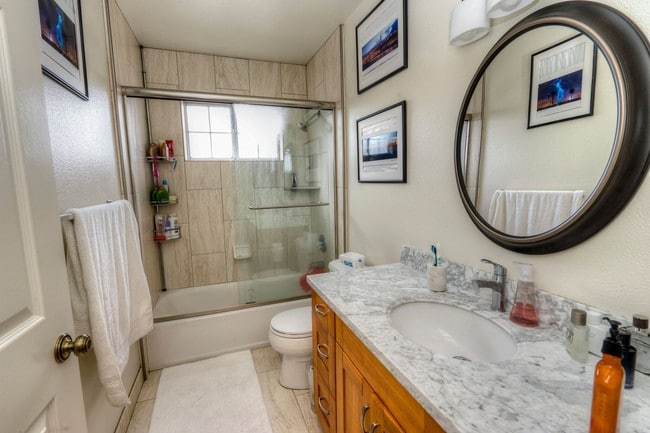 Photo - 2320-2322 Francisco Blvd