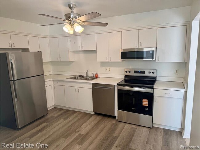 Photo - 6687 Maple Lakes Dr