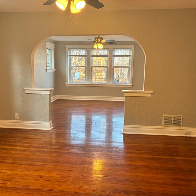 Building Photo - 4966 Reber Pl Unit 1W