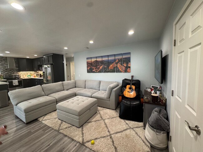 231 3rd St Unit 3