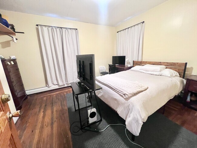 206 California Ave Unit 204C-1