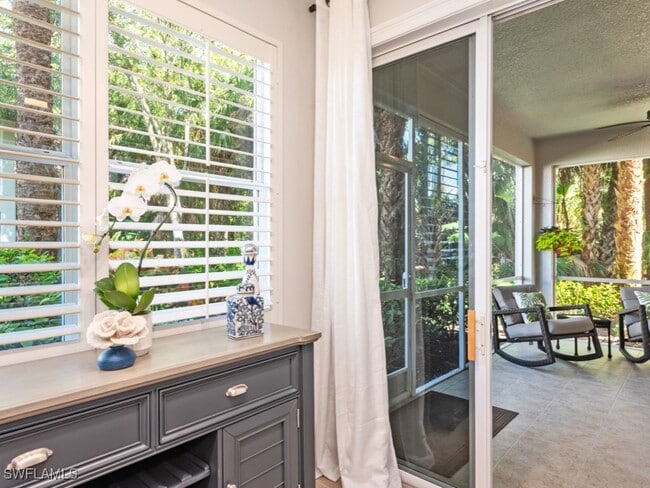 Building Photo - 2012 Tarpon Bay Dr N Unit 101