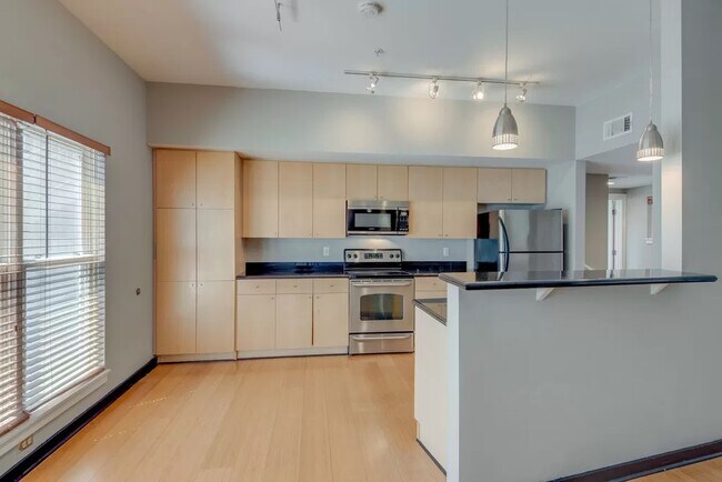 Photo - 807 18th Ave S Unidad 110