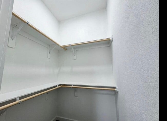 Building Photo - 328 Clearwater St