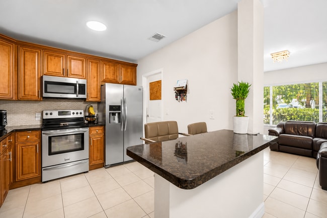 Photo - 795 SE 17th St