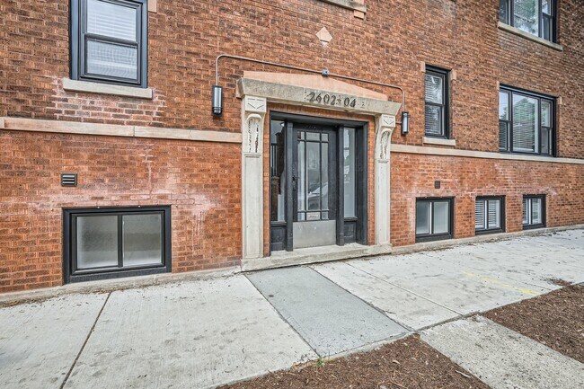Photo - 2602 N Springfield Ave Unit 1