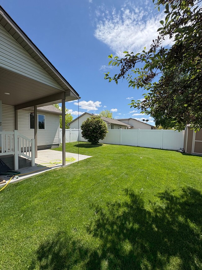 Photo - 3492 Stonegate Dr