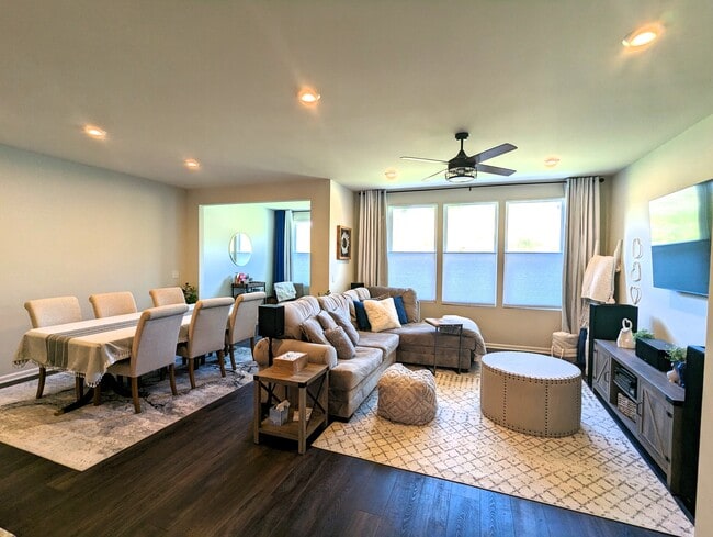 Espacio habitable de concepto abierto - 4709 Broomfield Way Unidad 8