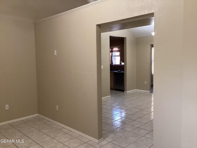 Photo - 5793 Crest Dr