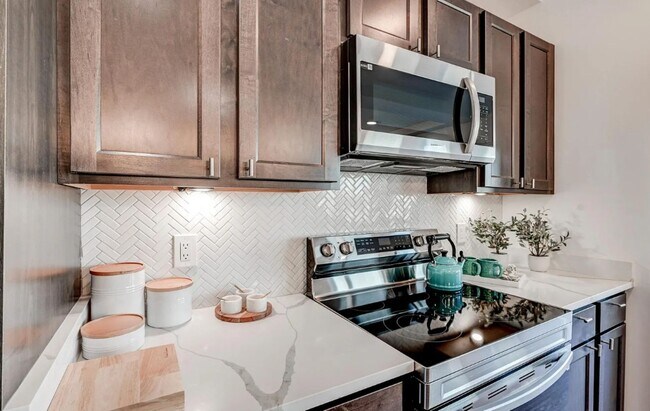 Photo - 601 S Broadway