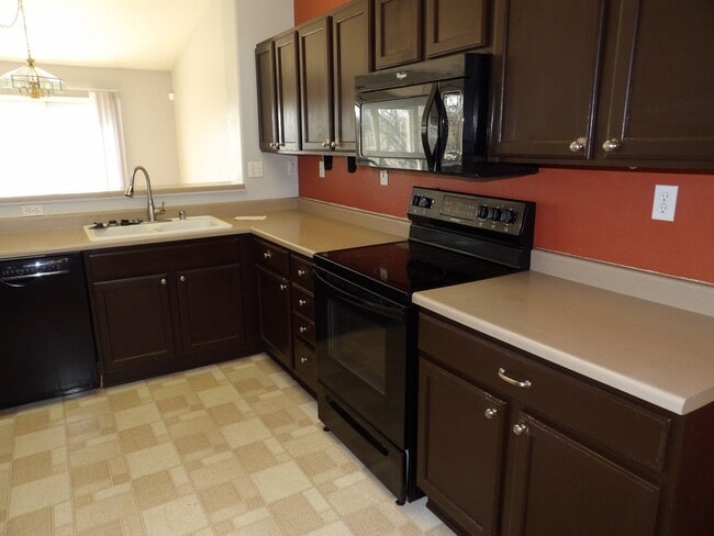 Photo - 875 Aspenglow Ln