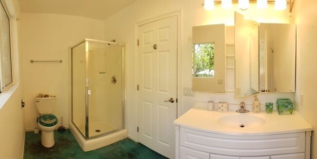 Rarely available Poolside studio cottage!