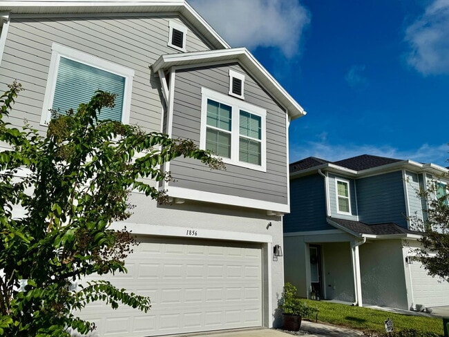 Photo - Spacious 4-Bedroom Corner Townhome with Loft & Lake Views in Ocoee