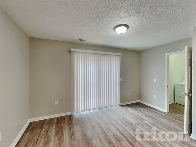 Photo - 979 Stinson Glen Ln