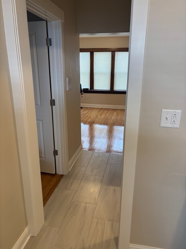 Photo - 6200-6202 S Whipple St