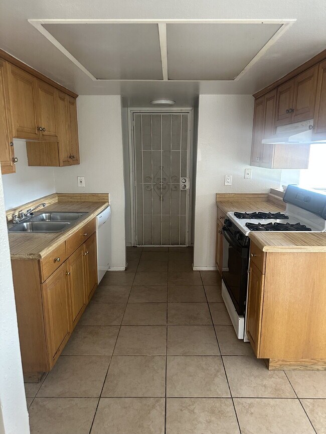 Photo - 8424 W Monterosa St