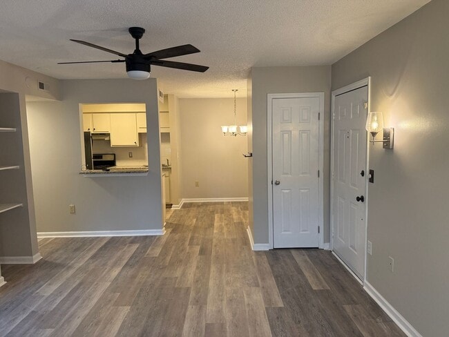 Photo - Inviting 1-Bedroom Condo with Natural Light! Unidad 103