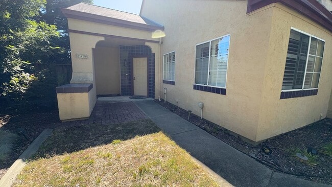 Photo - 649 Daffodil Dr