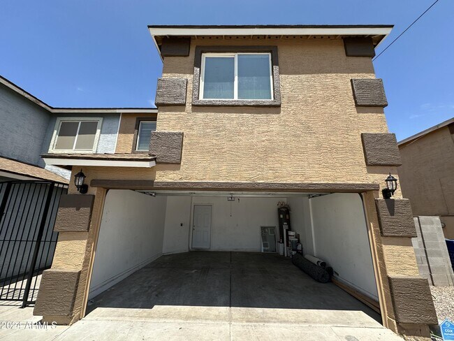 Photo - 2616 E Southgate Ave