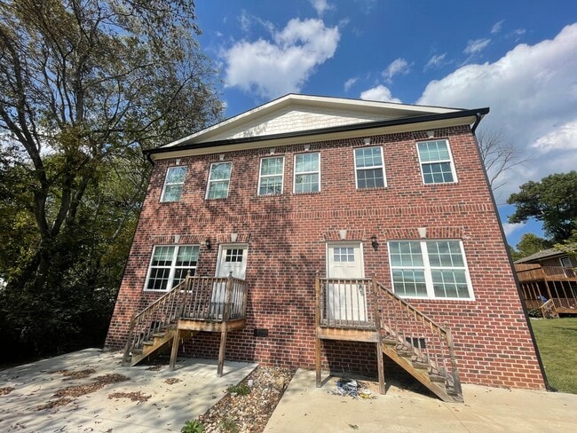 Building Photo - 1610 W Circle Dr Unit 1612 W Circle Drive Rental