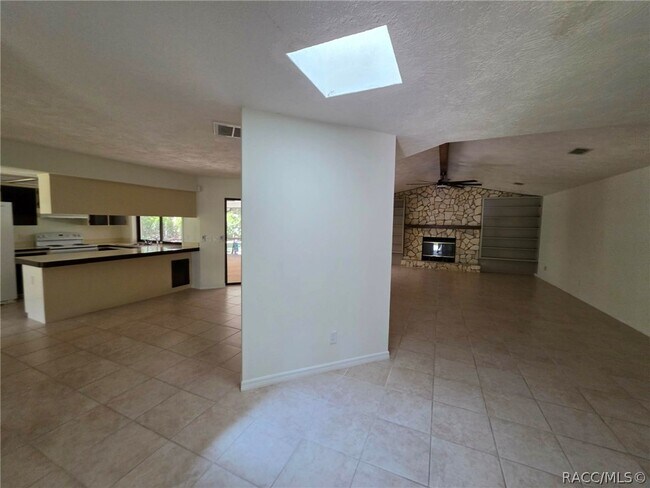 Photo - 1600 W Ivorywood Dr